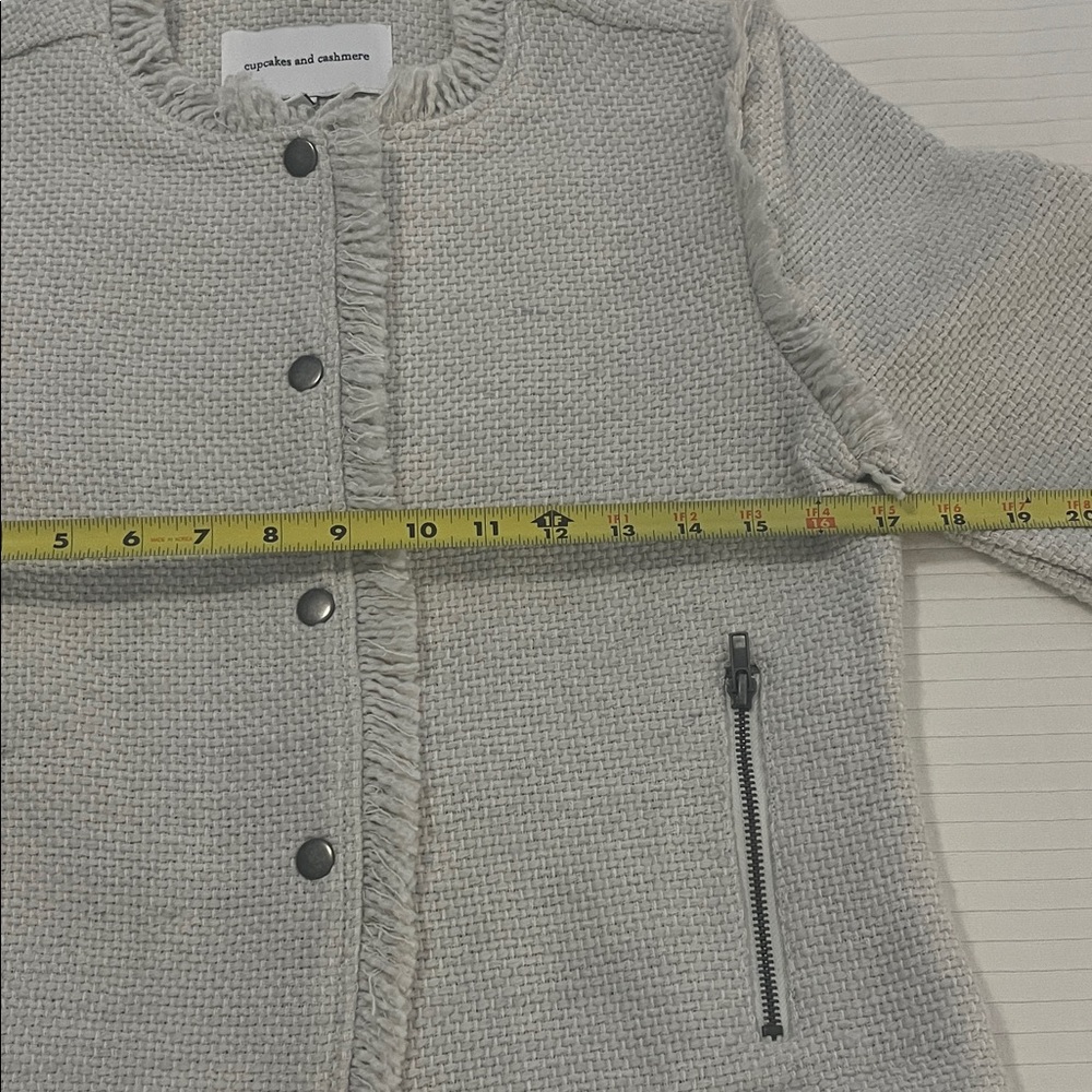 cupcakes & cashmere Gray - Beige Textured Blazer - Picture 7 of 9